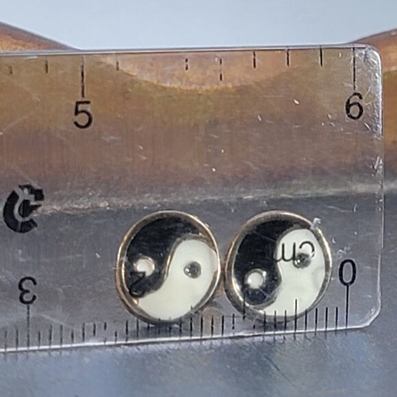 Yin Yang Enamel Stud Earrings with Gold-tone Detailing, Modern Minimalist Design - Picture 6 of 10